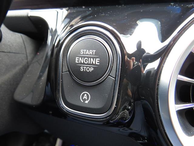 Used 2026 Night Black Mercedes-Benz GLA 250 4MATIC® image 16