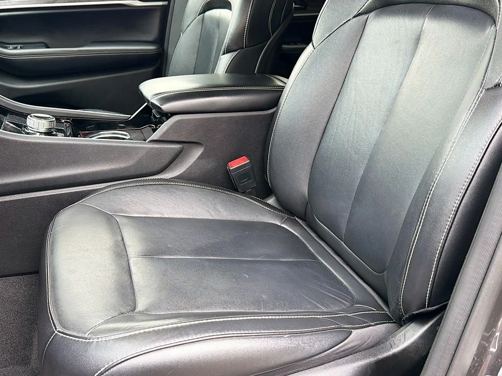 Used 2022 Gray Metallic Jeep Limited image 42