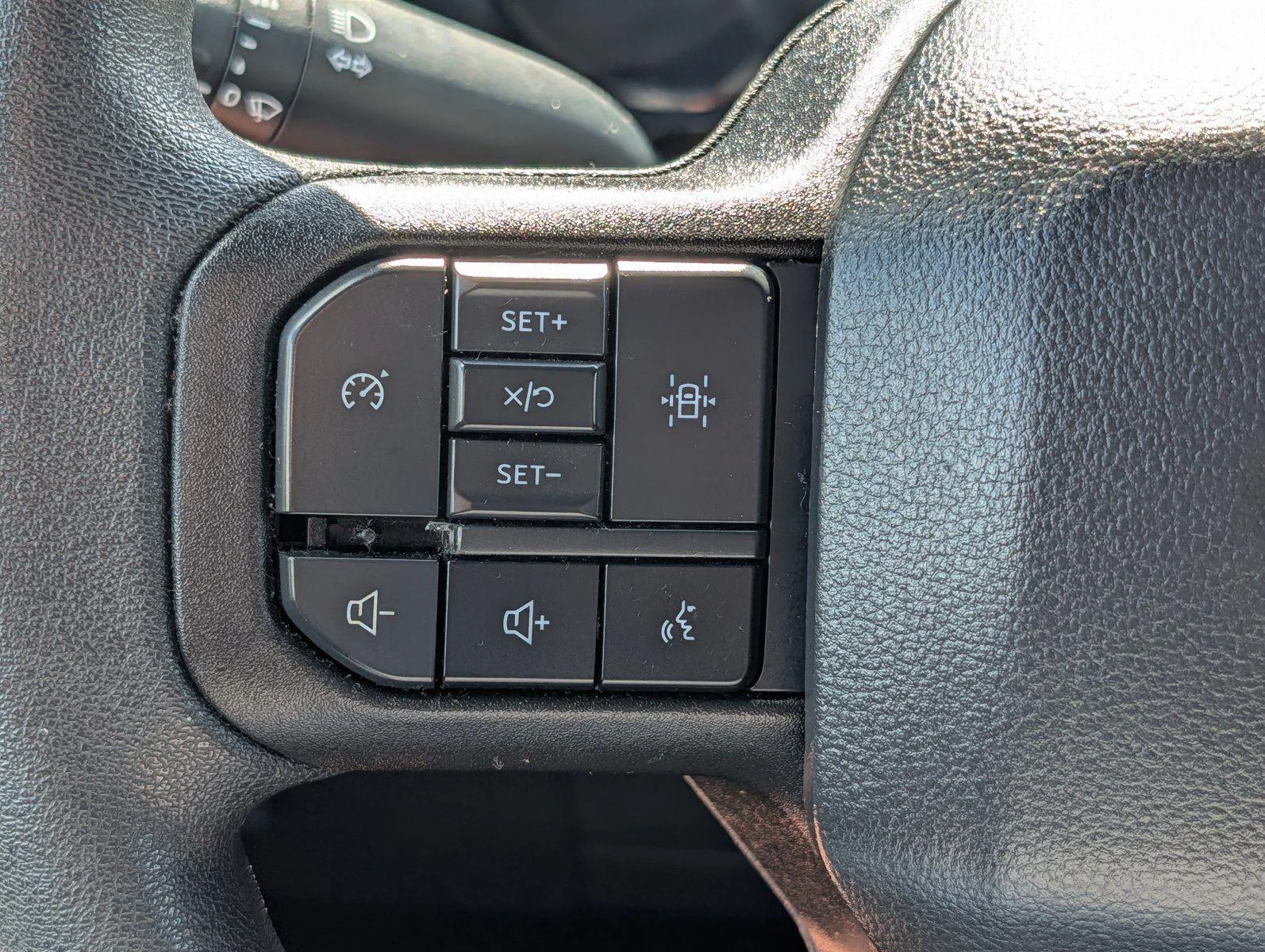 Used 2023 Agate Black Ford XL image 25