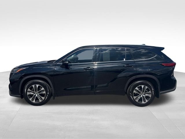 Used 2021 Black Toyota XLE image 2