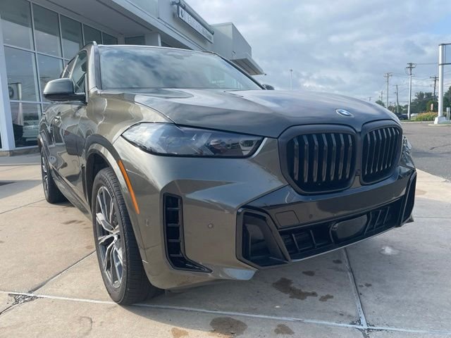 Certified Used 2024 Green BMW xDrive40i image 2