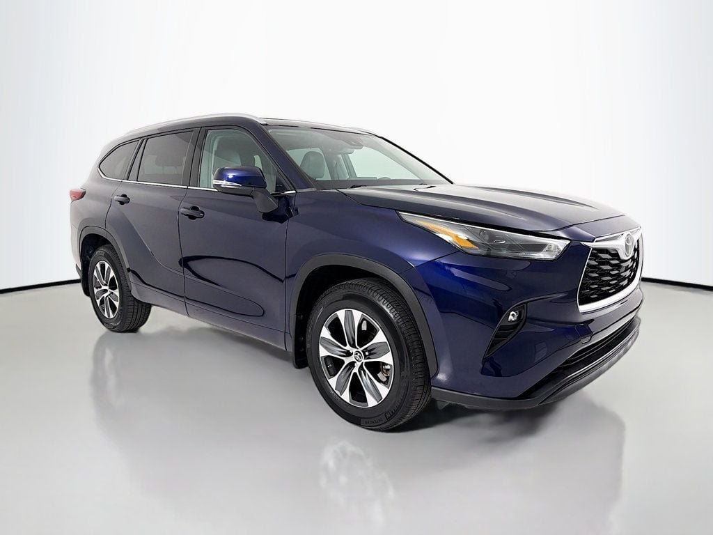 Used 2022 Blueprint Toyota XLE AWD image 1