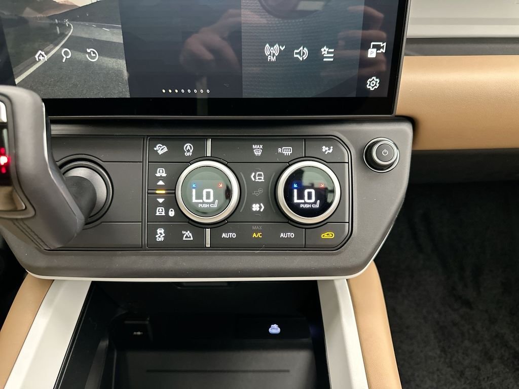 New 2026 Woolstone Green LAND ROVER S image 13