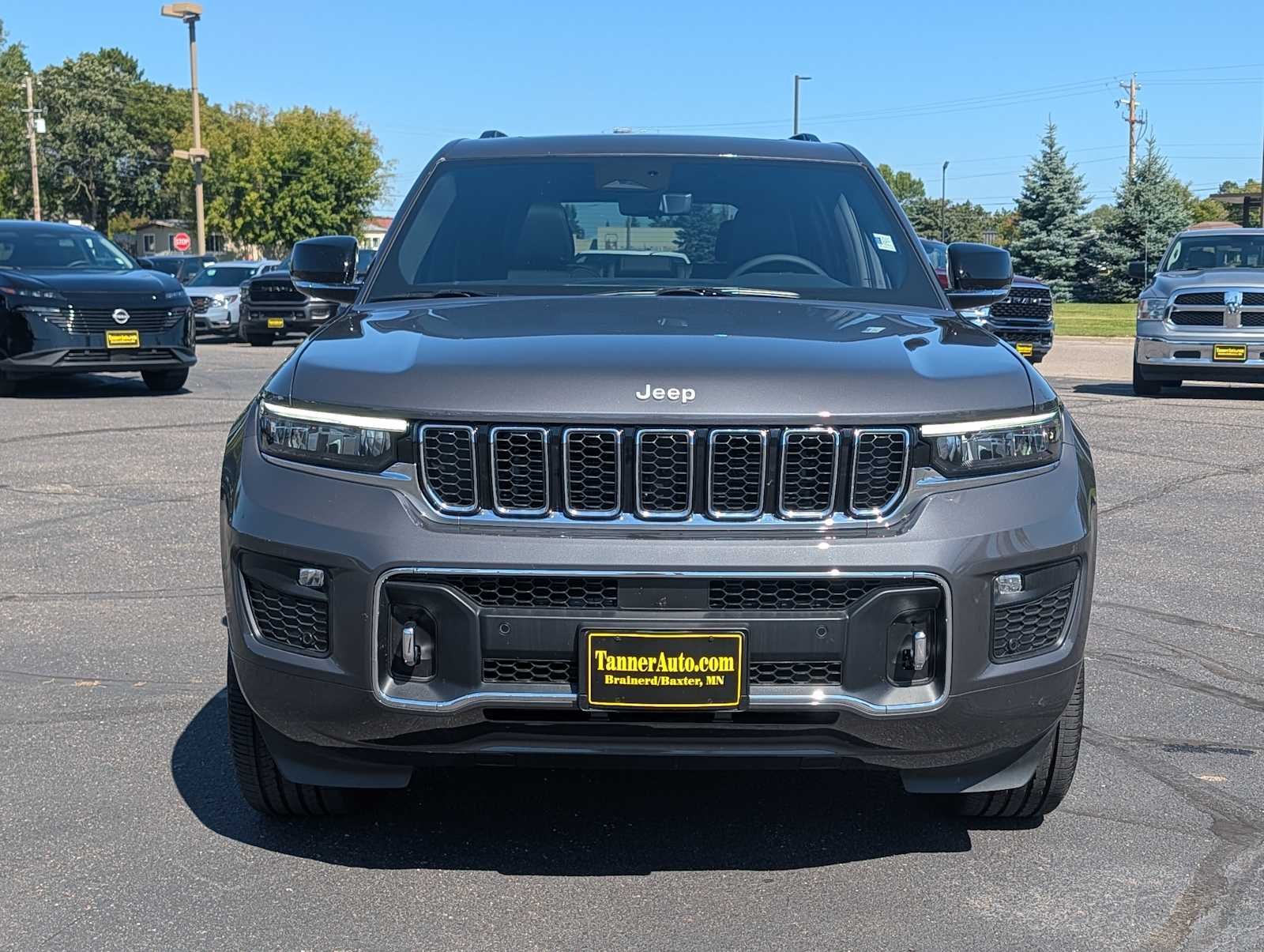 New 2025 Baltic Gray Metallic Clear-Coat Exterior Paint Jeep Overland image 2