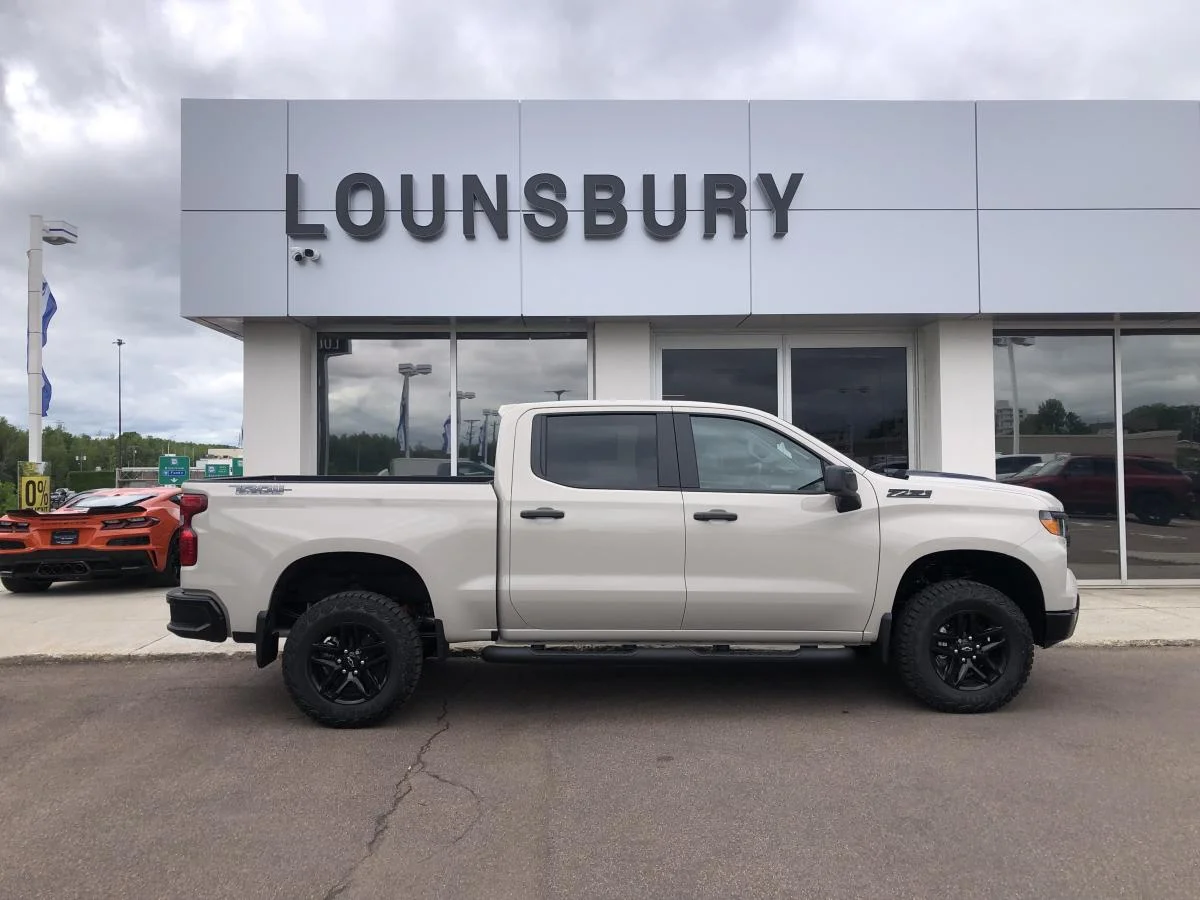 New 2026 White Chevrolet 4wd Crew Cab 147 image 2