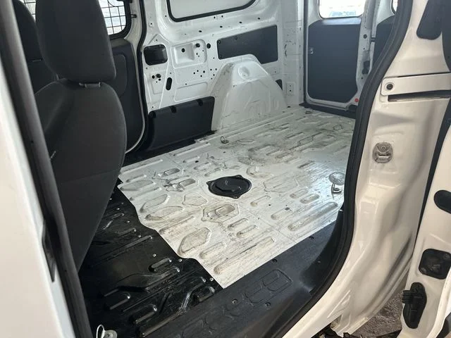Used 2022 White Ram Base image 25
