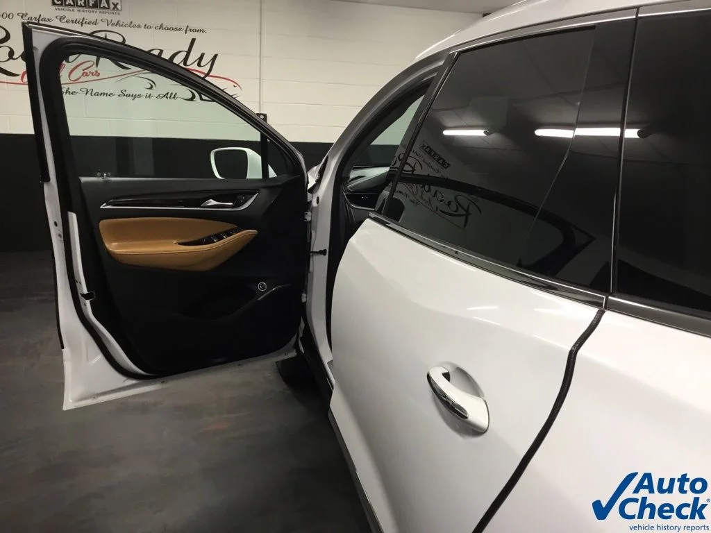 Used 2018 White Buick Essence image 21