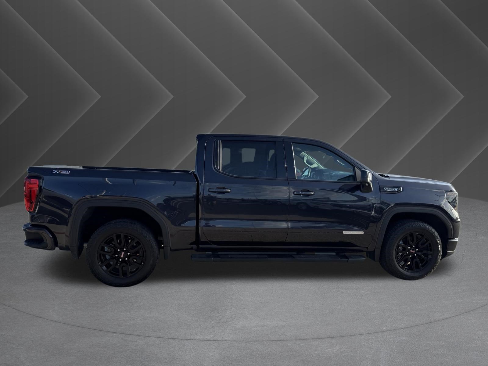 Used 2025 Titanium Rush Metallic GMC Elevation image 4