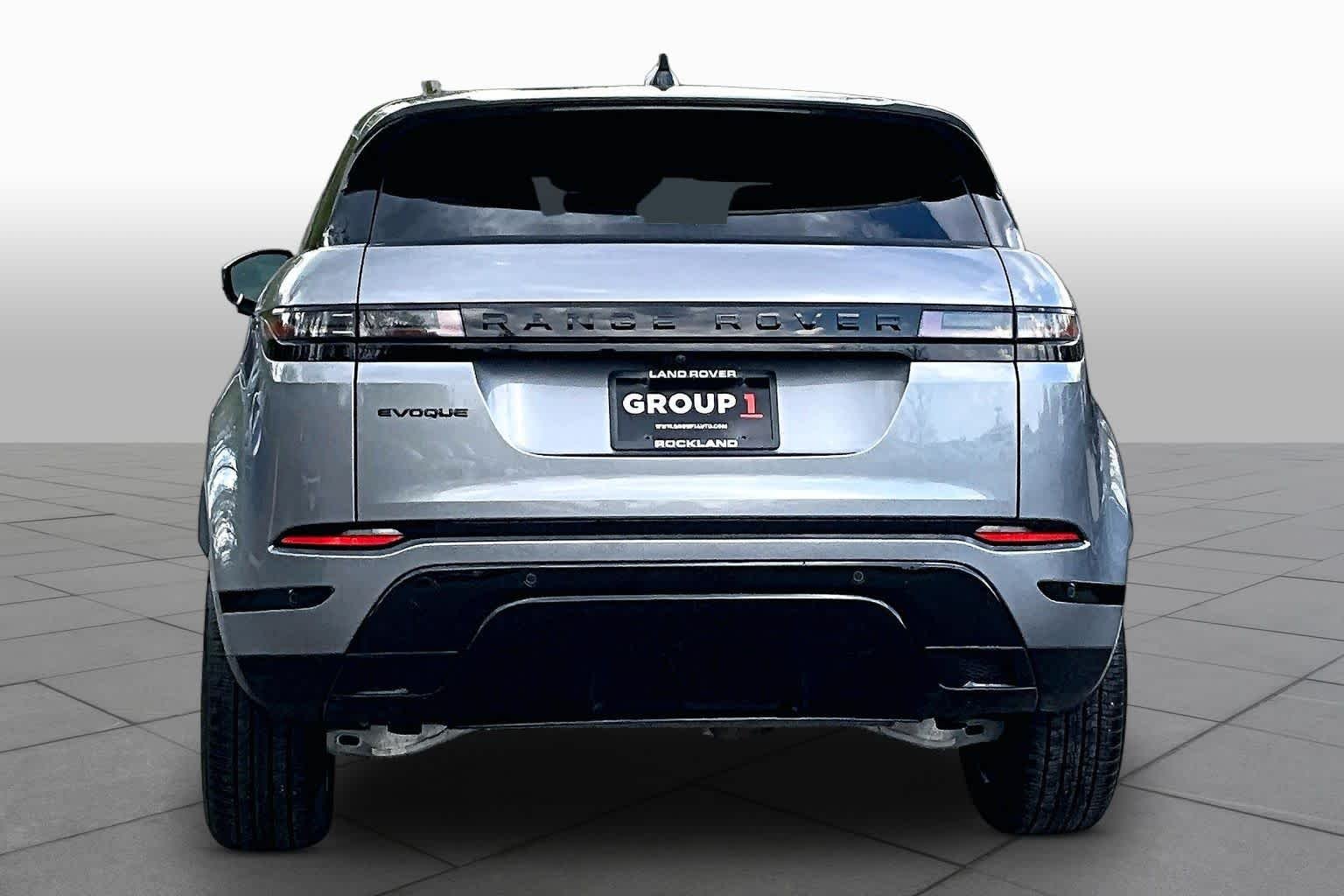 Used 2026 Eiger Grey Metallic Land Rover Dynamic SE image 9