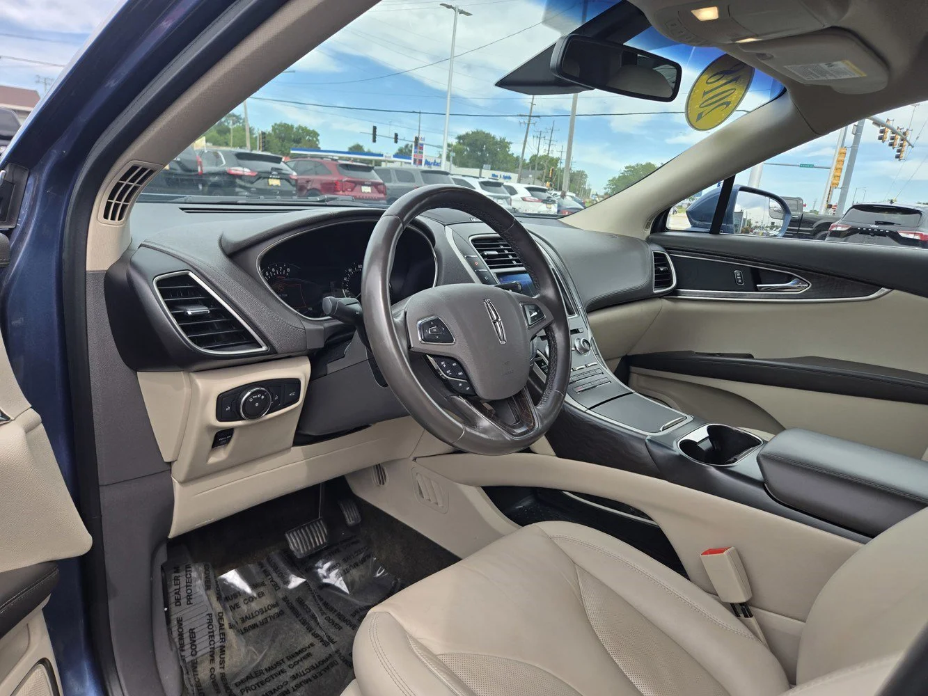 Used 2018 Blue Metallic LINCOLN Select image 2
