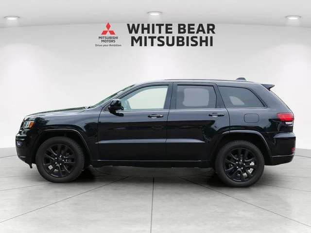 Used 2019 Black Jeep Altitude image 3