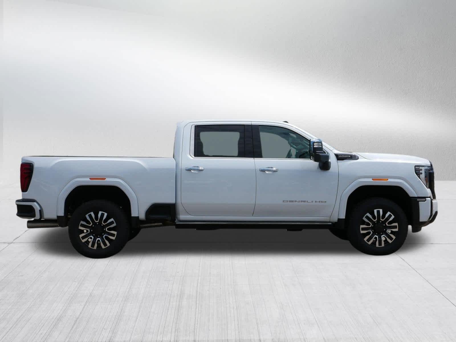 2026 GMC Sierra 3500HD Denali Ultimate - Photo 6