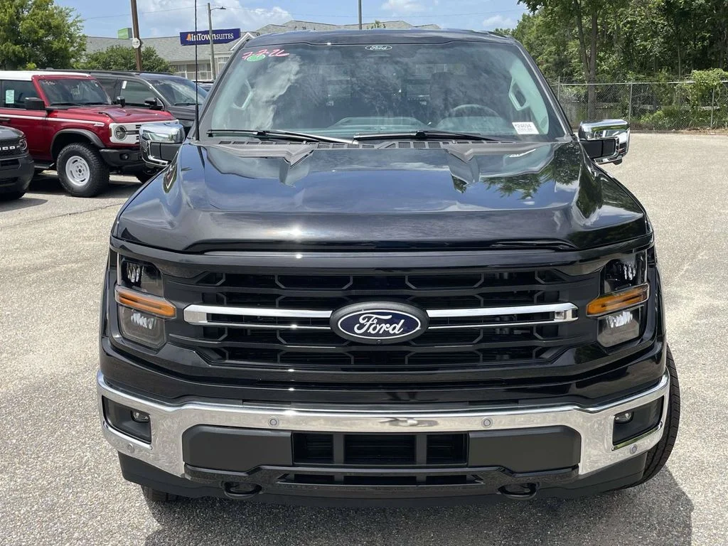 New 2026 Black Ford XLT image 8