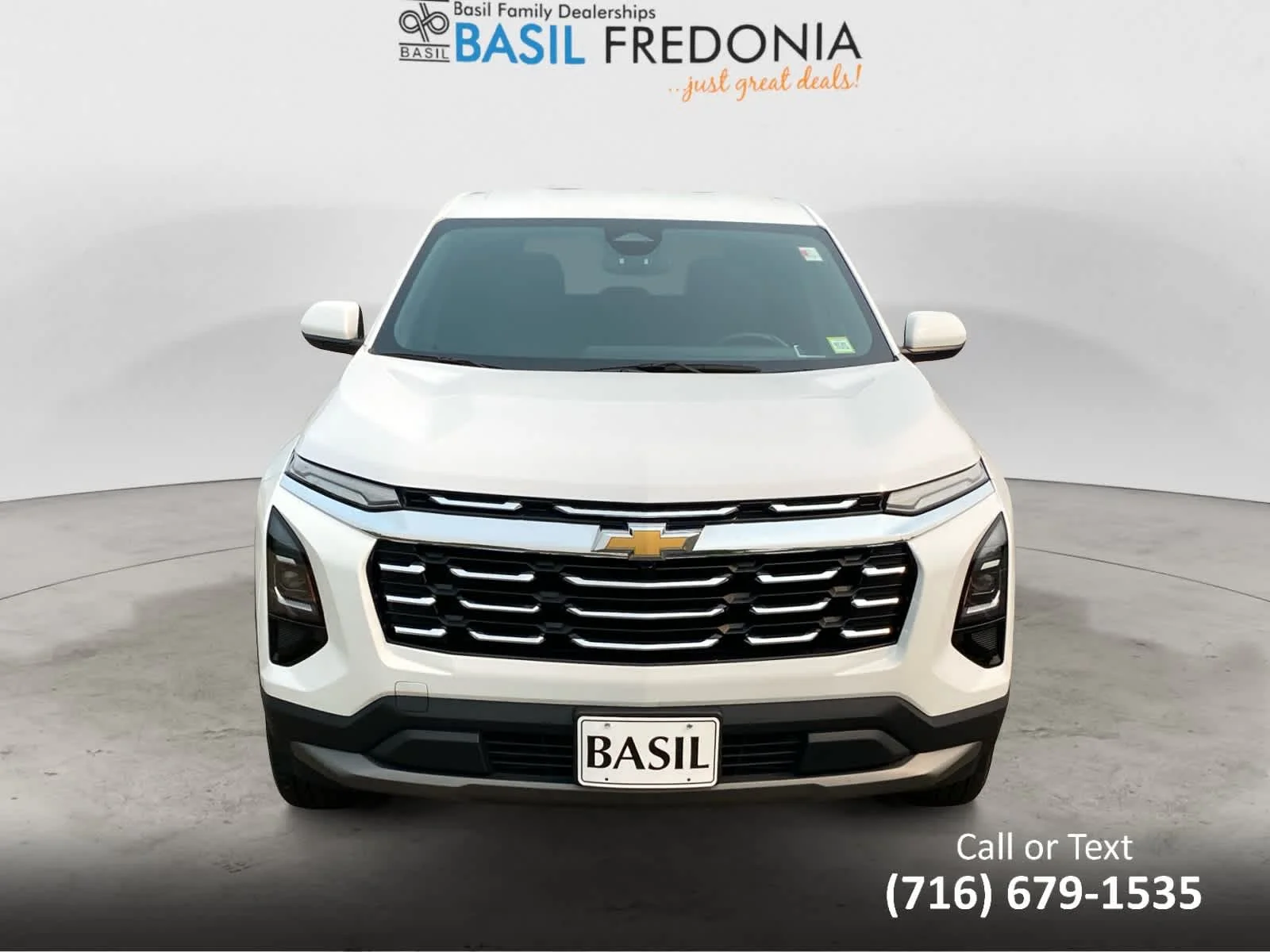 Used 2025 Summit White Chevrolet FWD LT image 12