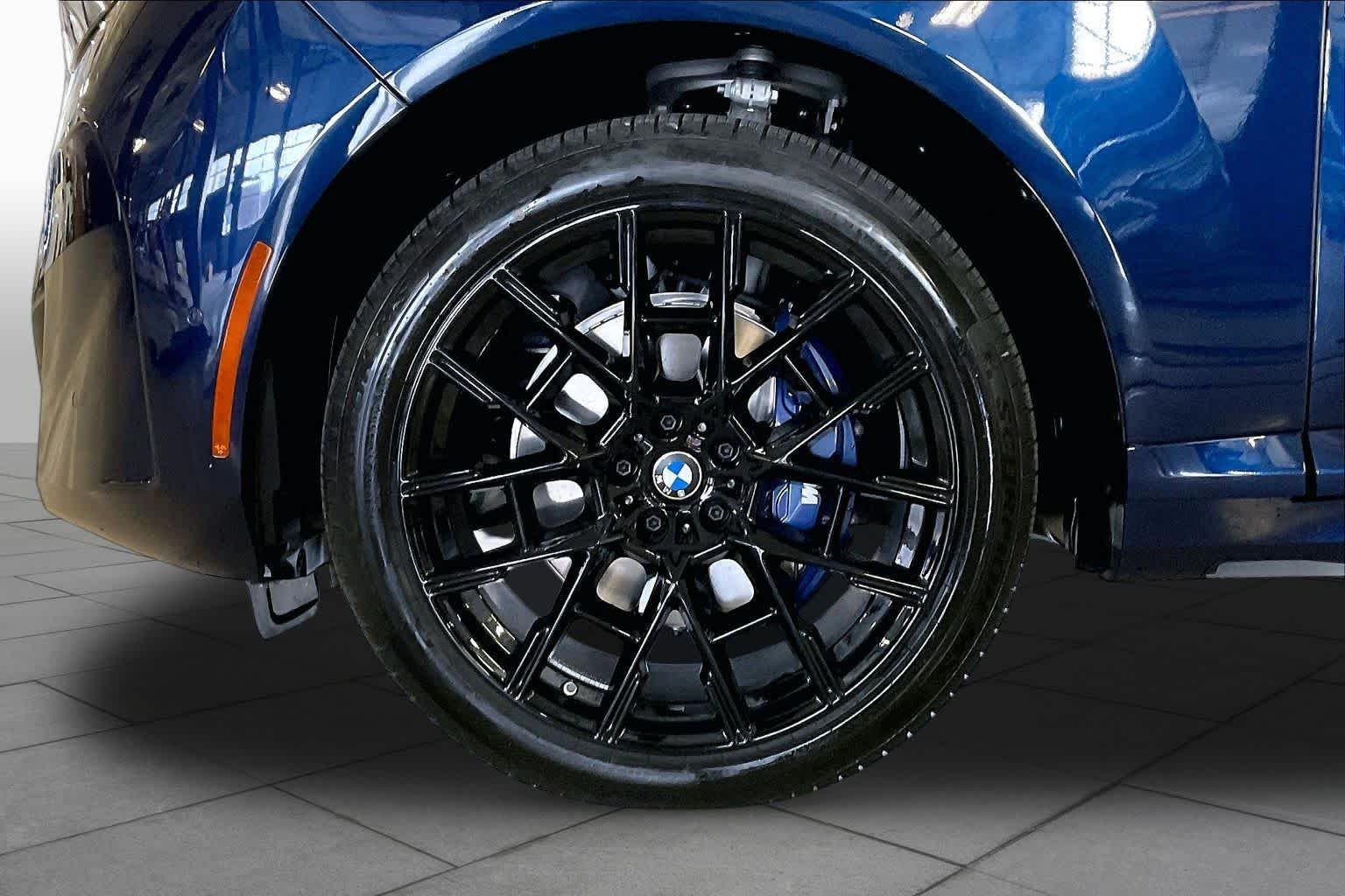 New 2027 Tanzanite Blue II Metallic BMW 40 xDrive image 11