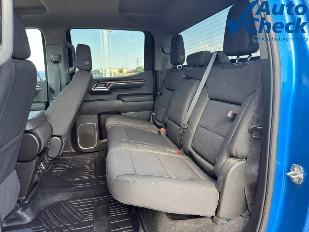 Used 2022 Blue GMC Elevation image 10