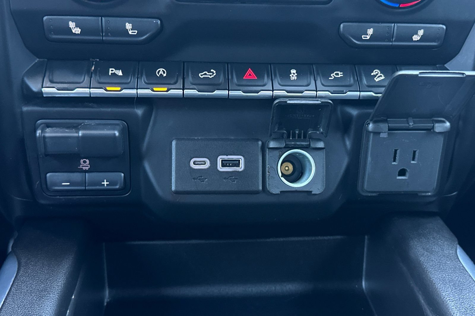 Used 2021 SUMMIT WHITE Chevrolet LT Trail Boss image 28