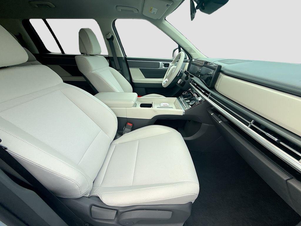 New 2026 Shimmering Silver Hyundai SE image 20