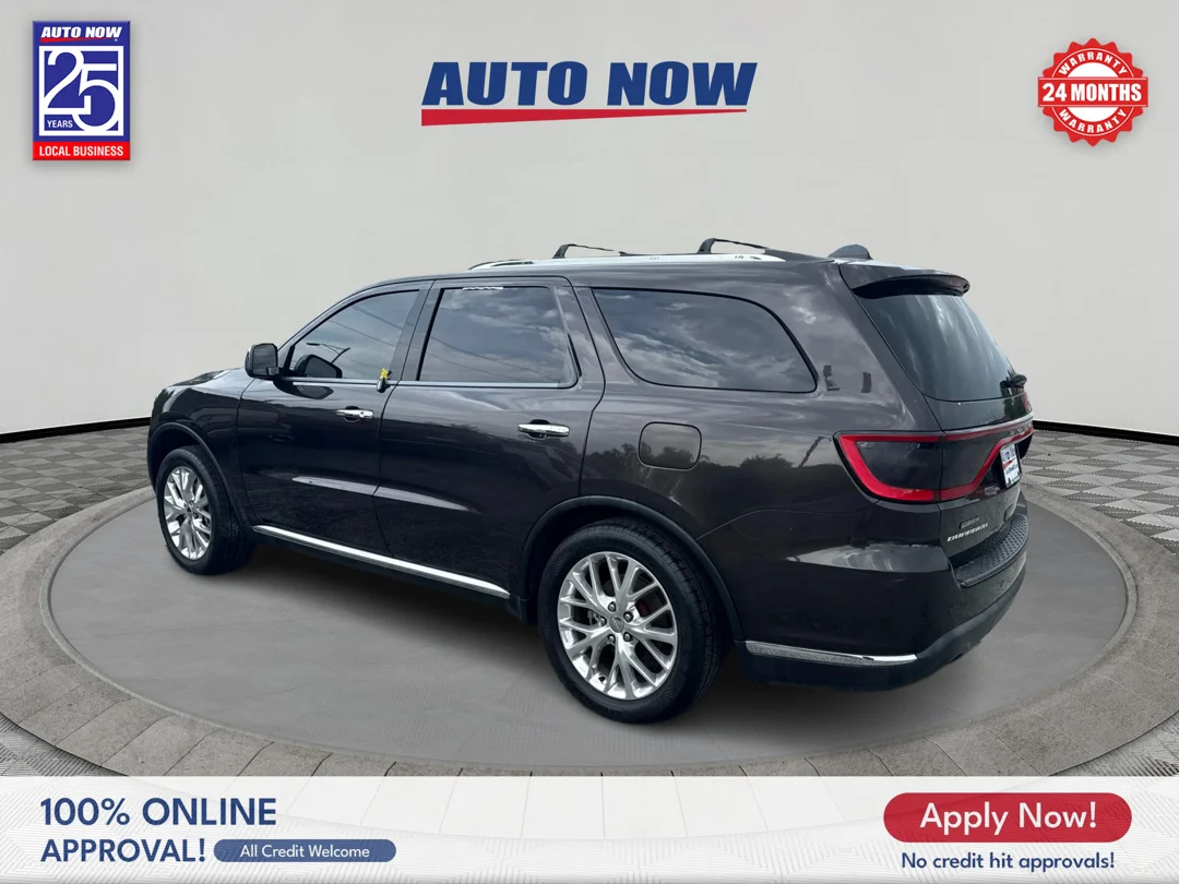 Used 2017 Brown Dodge SXT RWD image 4