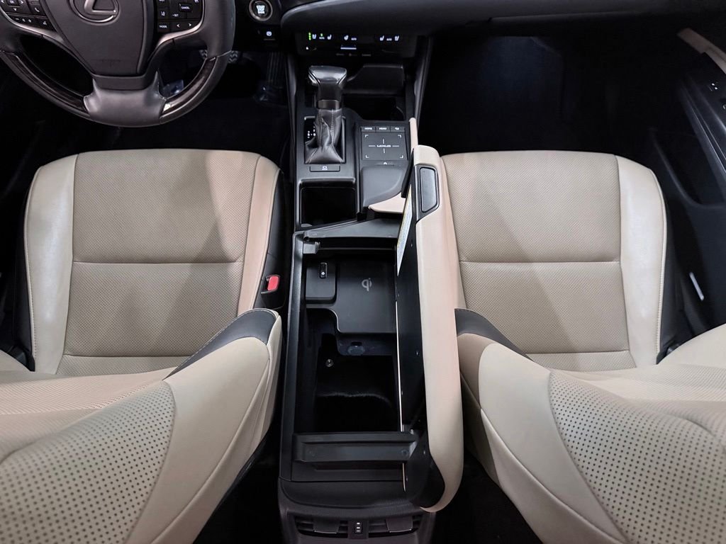 Used 2021 White Lexus 350 image 29