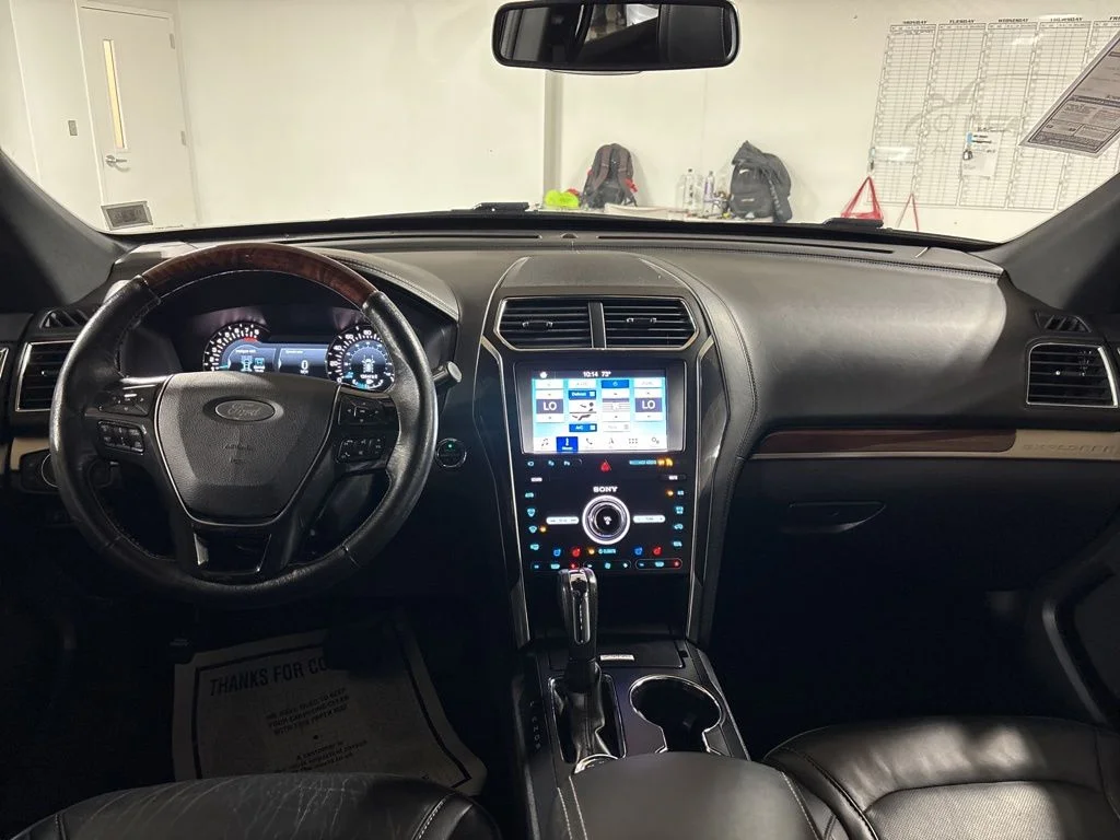 Used 2019  Ford Platinum image 9