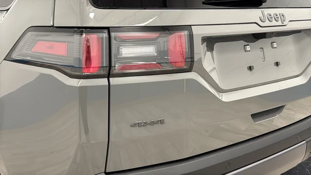 New 2026 Sting-Gray Clearcoat Jeep Limited image 40