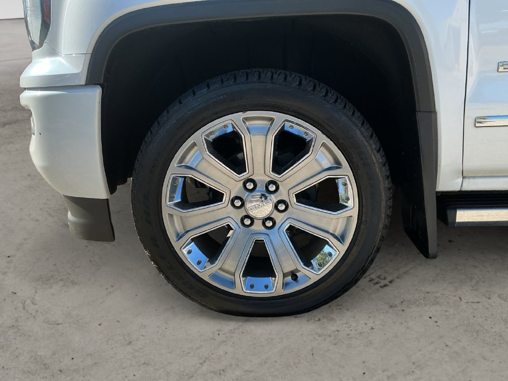 Used 2017 White GMC Denali image 13