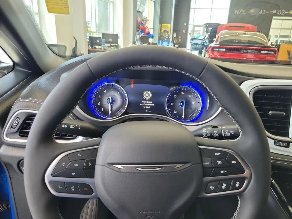 New 2027 Hydro Blue Pearl-Coat Exterior Paint Chrysler Select image 14