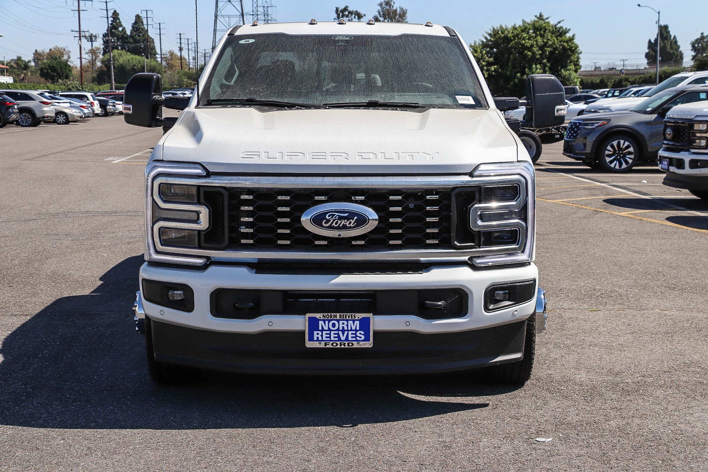 New 2026 Star White Metallic Tri-Coat Ford F-350® Platinum® image 2