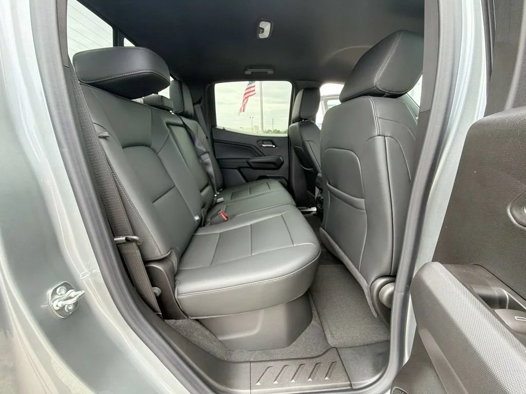 New 2026 Sterling Metallic GMC Elevation image 29
