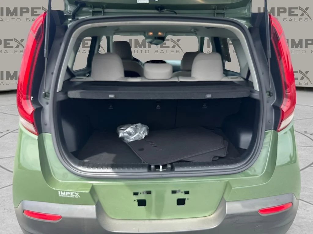 Used 2020 Green Kia EX image 28
