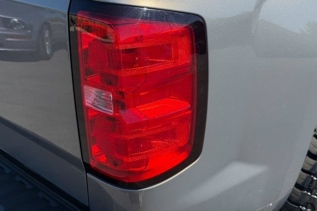 Used 2017 PEPPERDUST METALLIC Chevrolet LT image 8