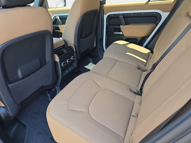 New 2026 Fuji White Land Rover X-Dynamic SE image 11