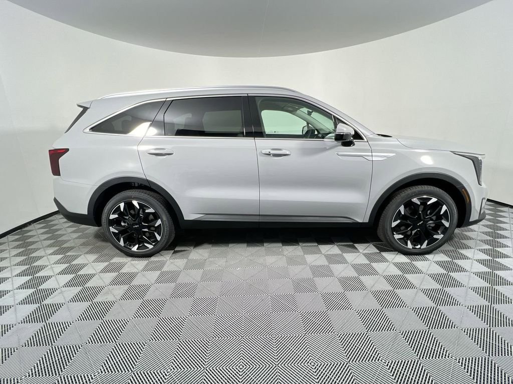New 2026 Wolf Gray Kia EX image 2