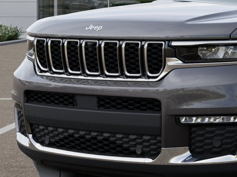 New 2025 Baltic Gray Metallic Clear-Coat Exterior Paint Jeep Limited image 12