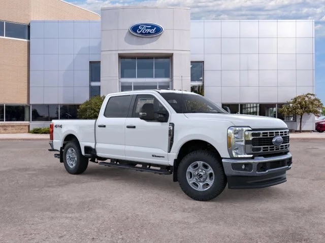 New 2026 Oxford White Ford XLT image 7