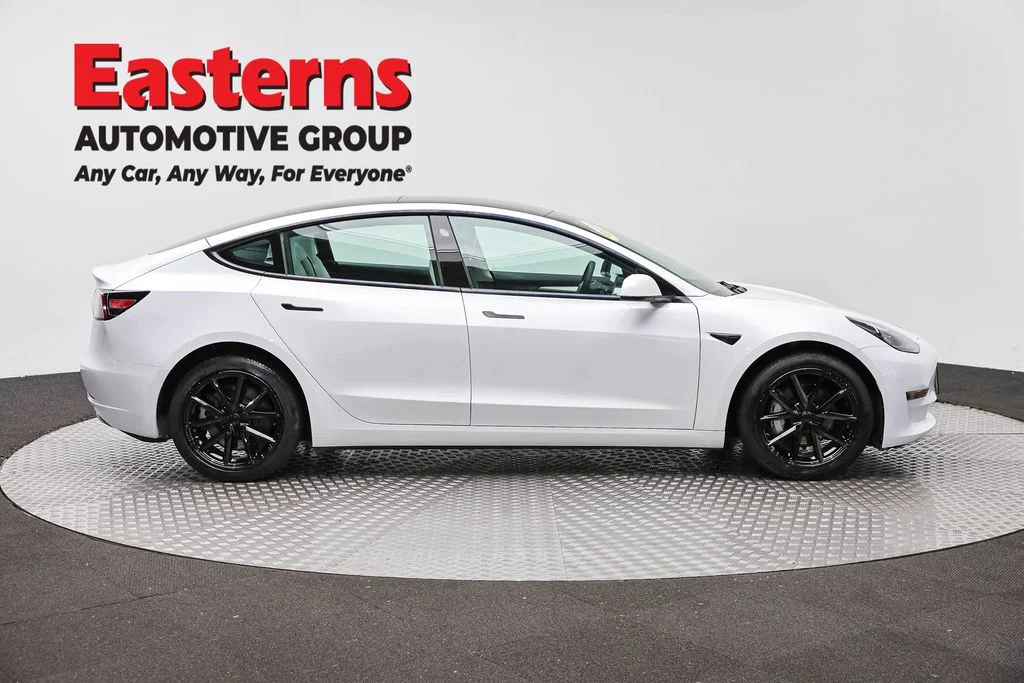 Used 2023 White Tesla Base image 4