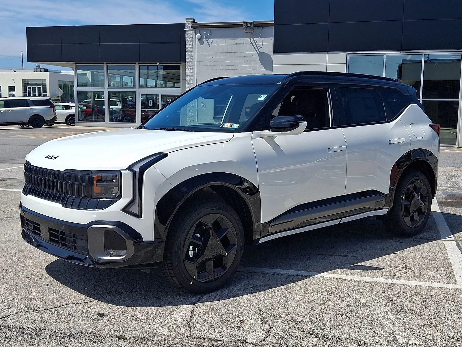 New 2027 White Kia X-Line S image 7