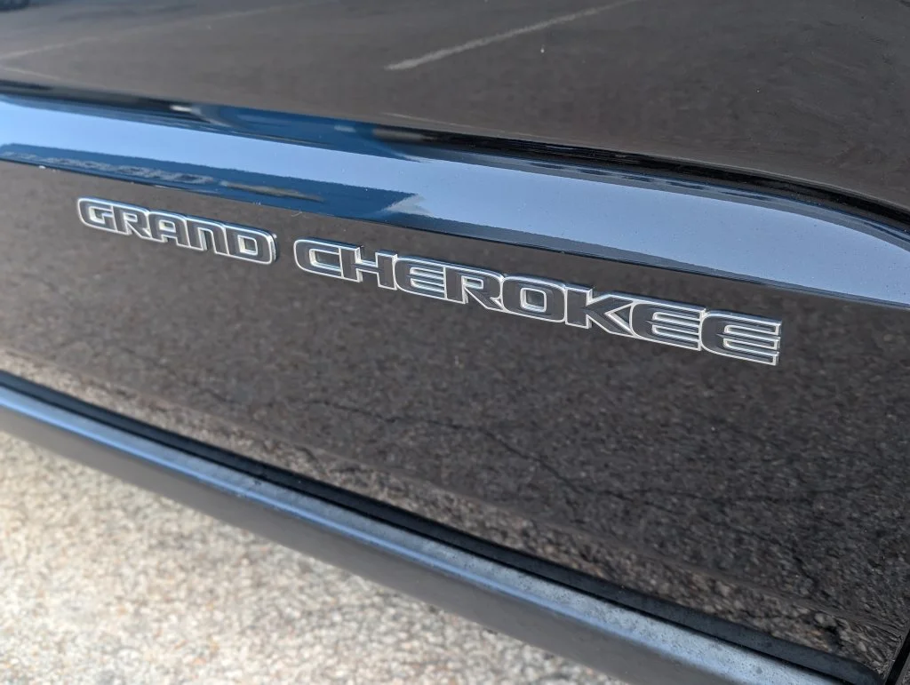Used 2017 Black Jeep Laredo image 12