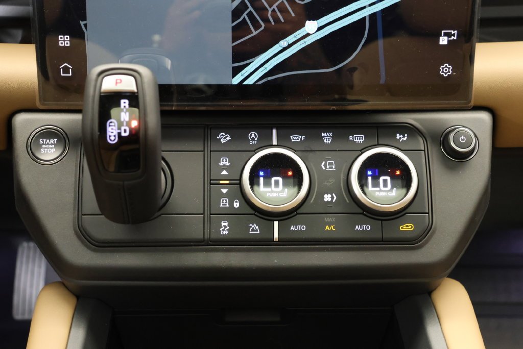 New 2026 Gondwana Stone Metallic Land Rover X-Dynamic SE image 24