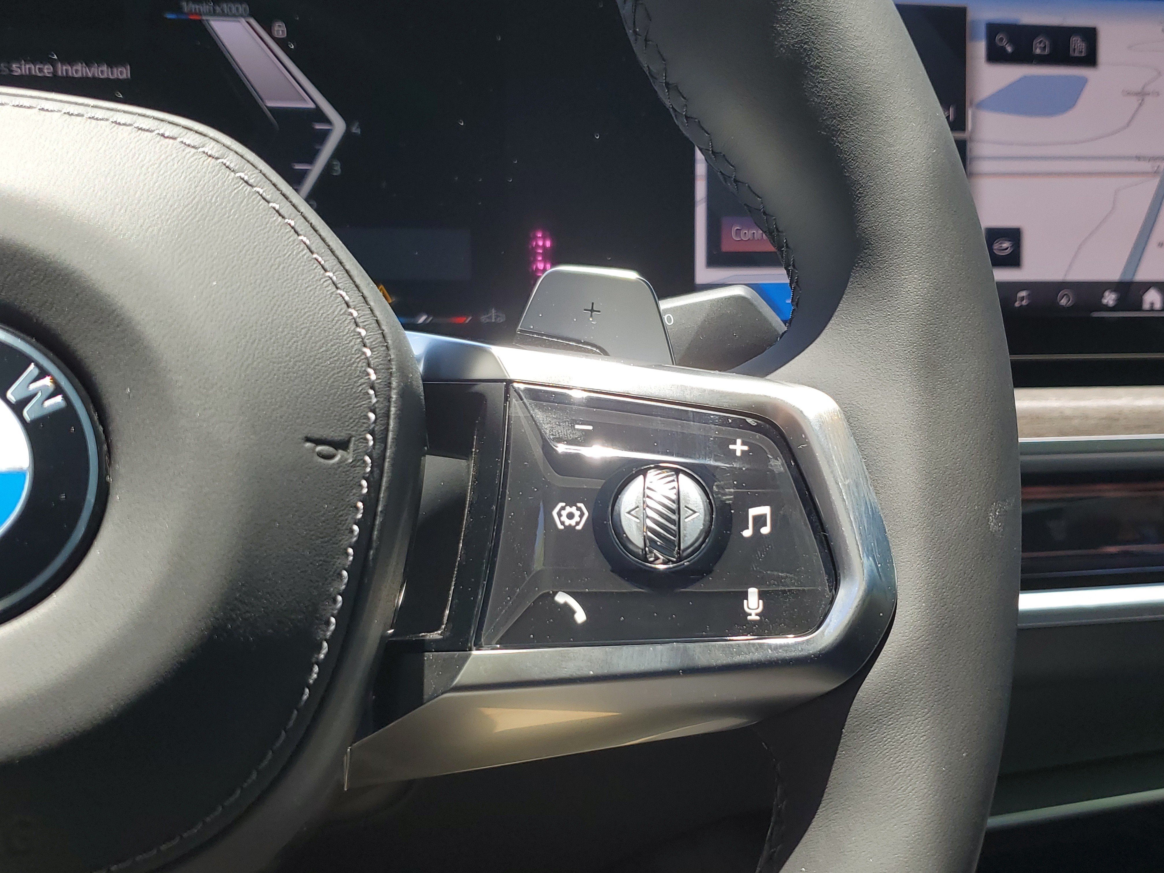 New 2026 Mineral White Metallic BMW 760i xDrive image 23
