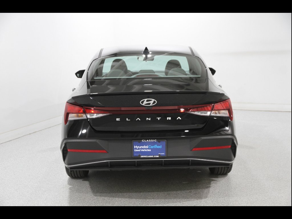Certified Used 2025 Abyss Black Pearl Hyundai SEL Sport image 18