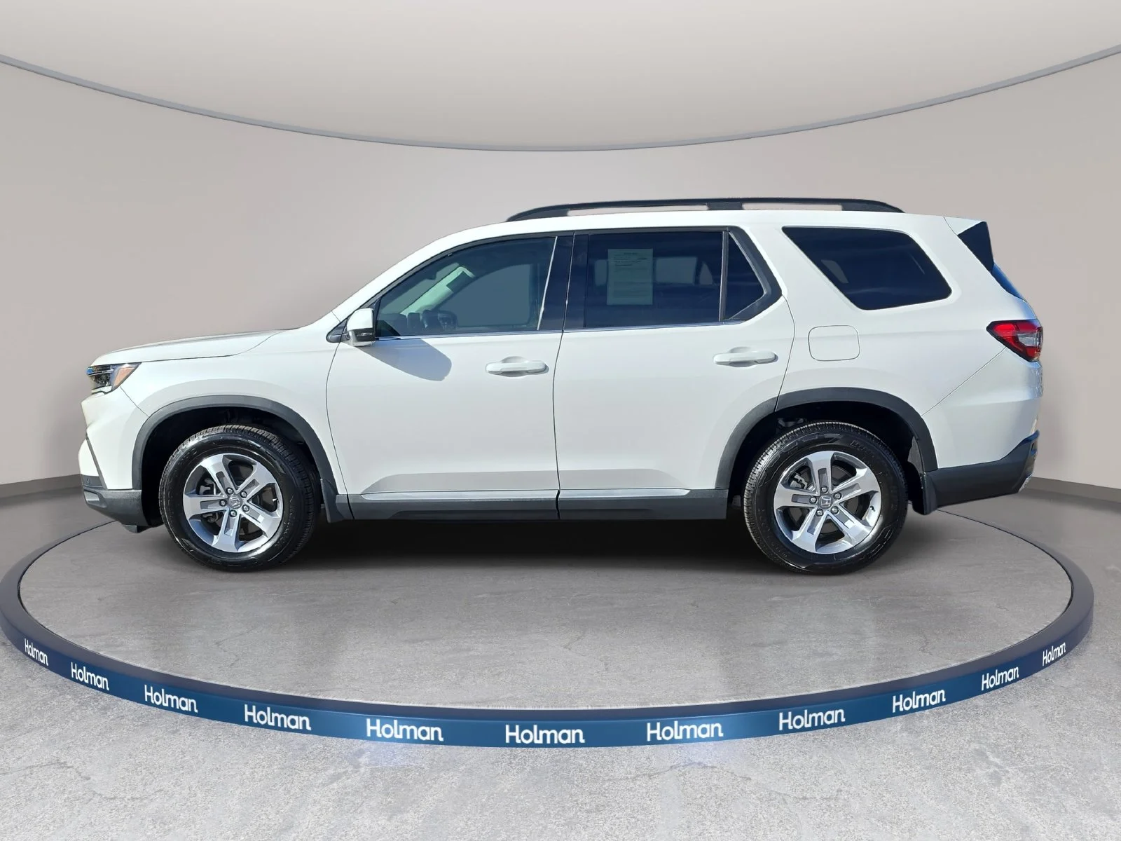 Certified Used 2025 Platinum White Pearl Honda Touring image 8