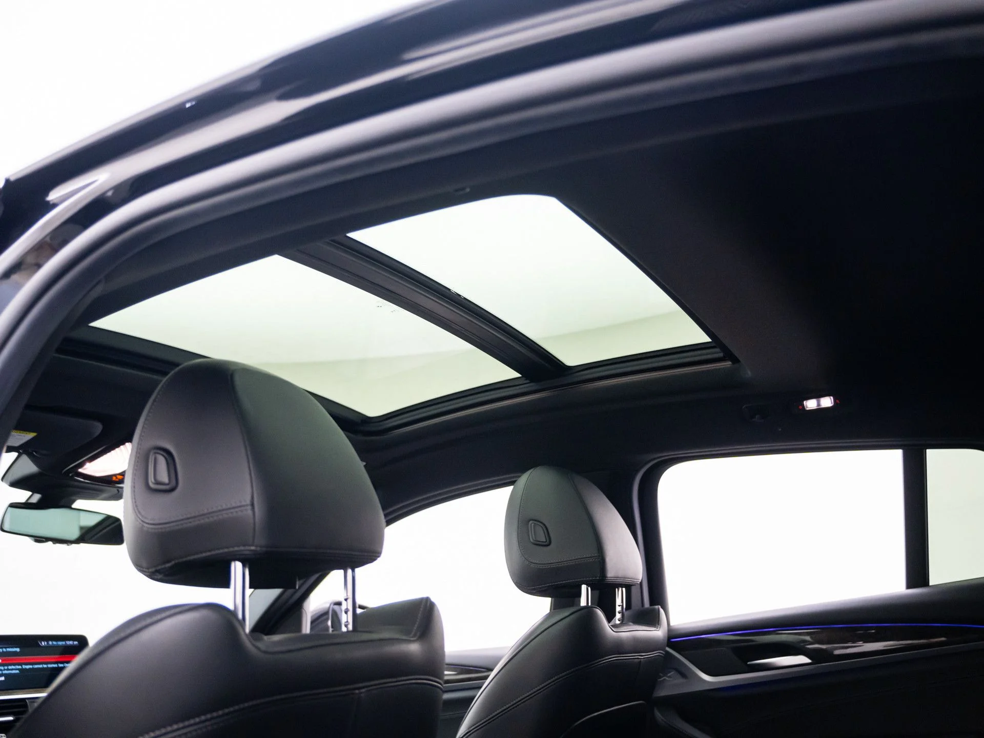 Used 2019 Black BMW xDrive30i image 19
