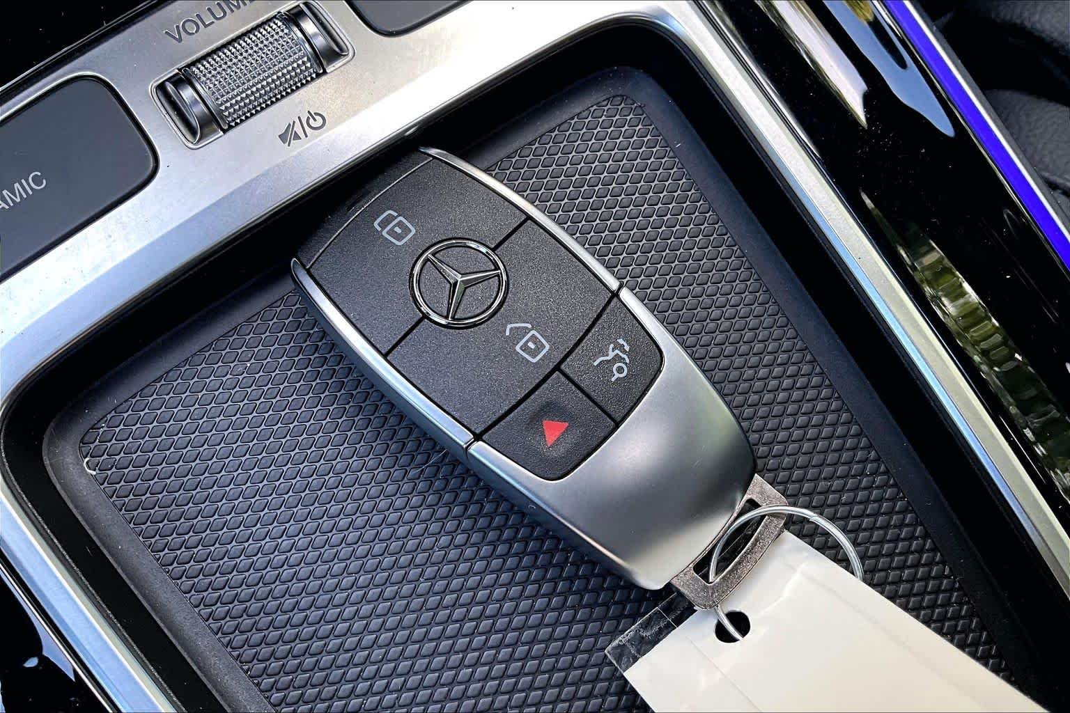 Used 2026 Cirrus Silver Metallic Mercedes-Benz GLB 250 image 15