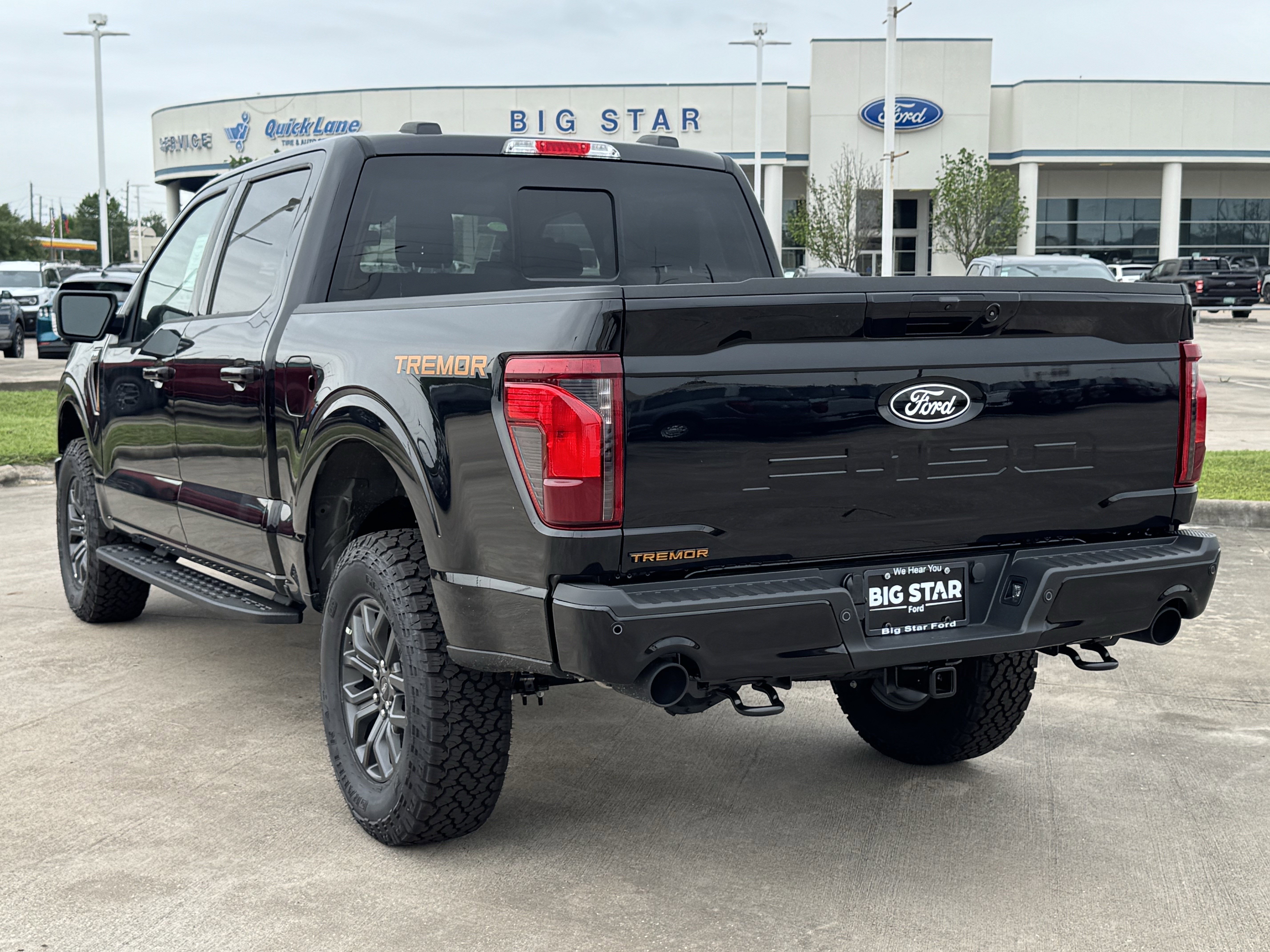 New 2026 Agate Black Metallic Ford Tremor image 7