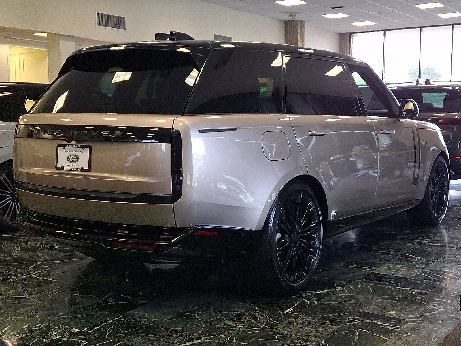 New 2026 Batumi Gold LAND ROVER SE 7 Seats image 4