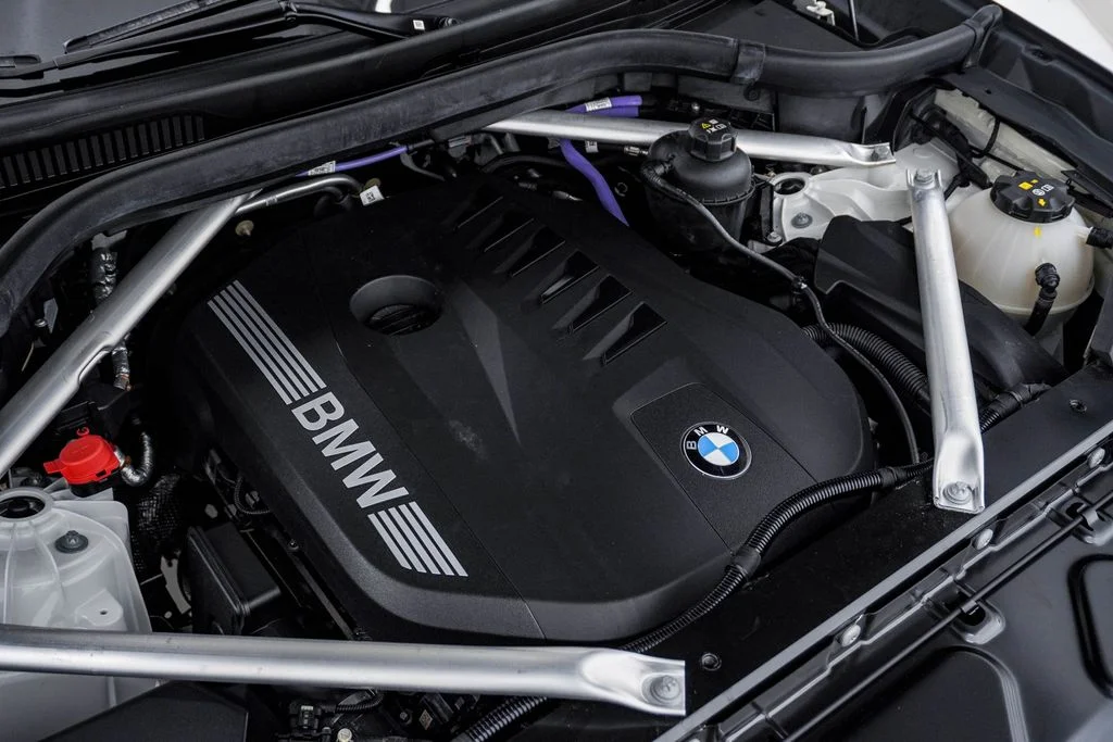 Used 2024 Alpine White BMW xDrive40i image 29