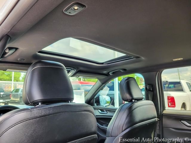 Used 2023 White/off-white Jeep Altitude image 13