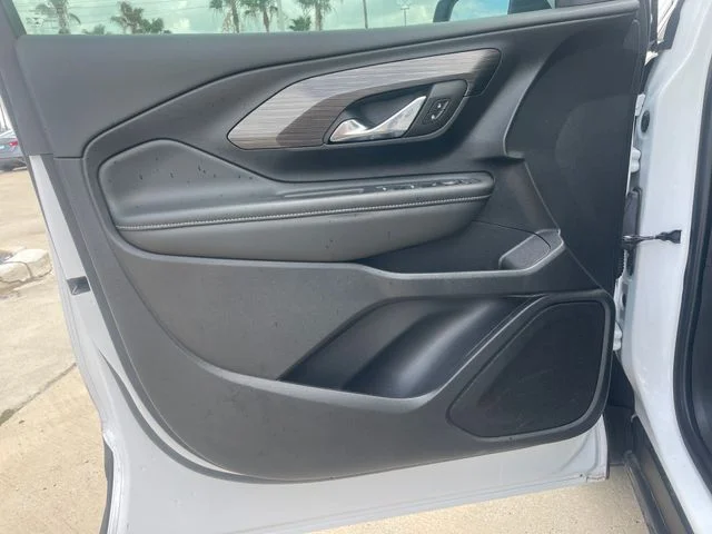 Used 2024 White GMC SLE image 10